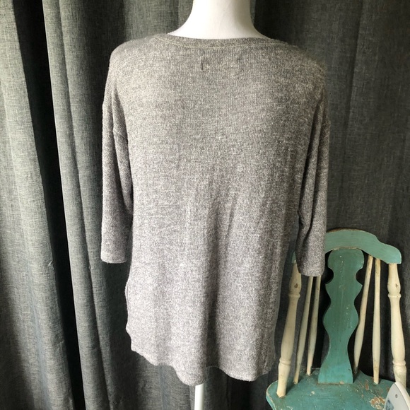 Abercrombie pullover w/rhinestone - Picture 4 of 7